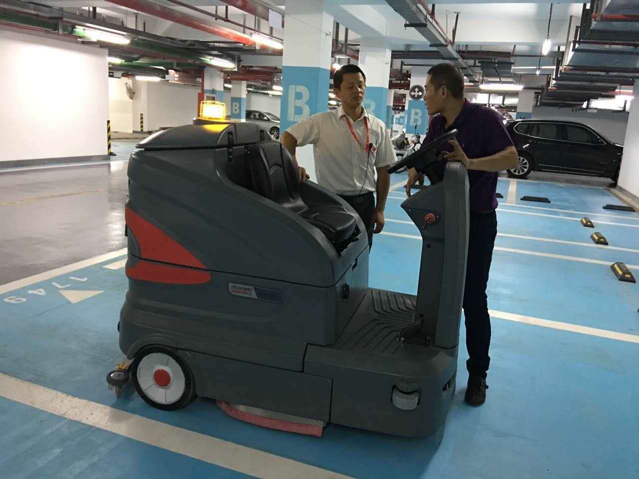 使用高美洗地機需要牢記以下幾個步驟.jpg 使用高美洗地機需要牢記以下幾個步驟.jpg